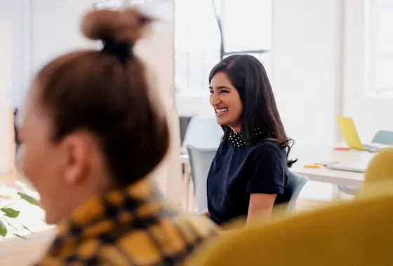 Portrait femme au bureau